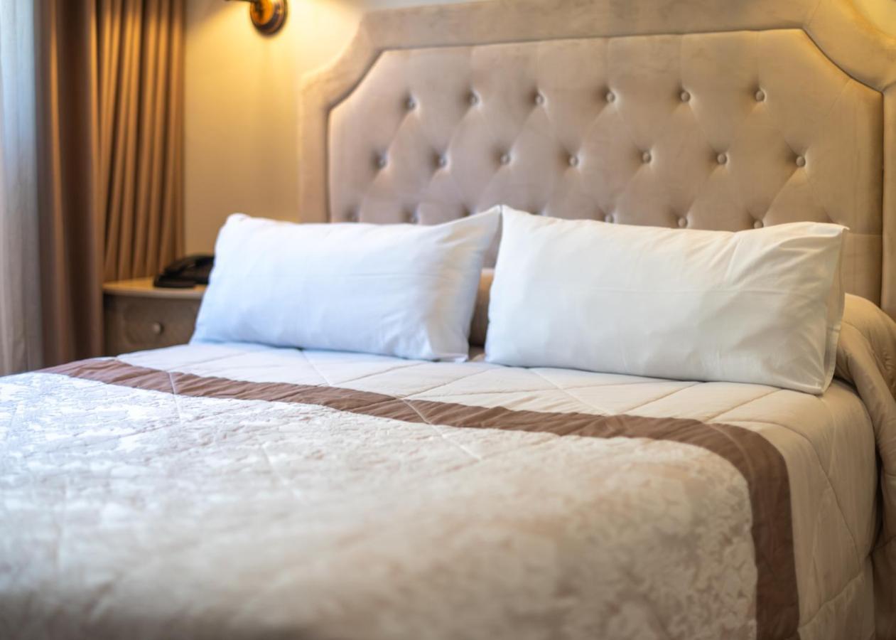 Logis Hotel Restaurante La Casa De Juansabeli اريناس دي كابراليس المظهر الخارجي الصورة