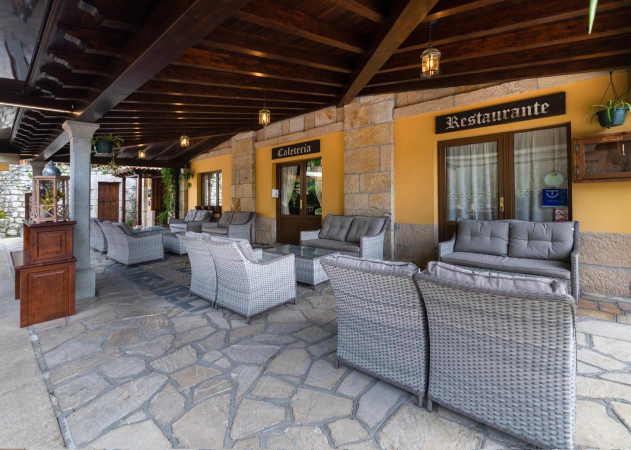 Logis Hotel Restaurante La Casa De Juansabeli اريناس دي كابراليس المظهر الخارجي الصورة