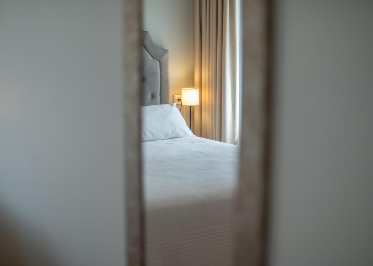 Logis Hotel Restaurante La Casa De Juansabeli اريناس دي كابراليس المظهر الخارجي الصورة
