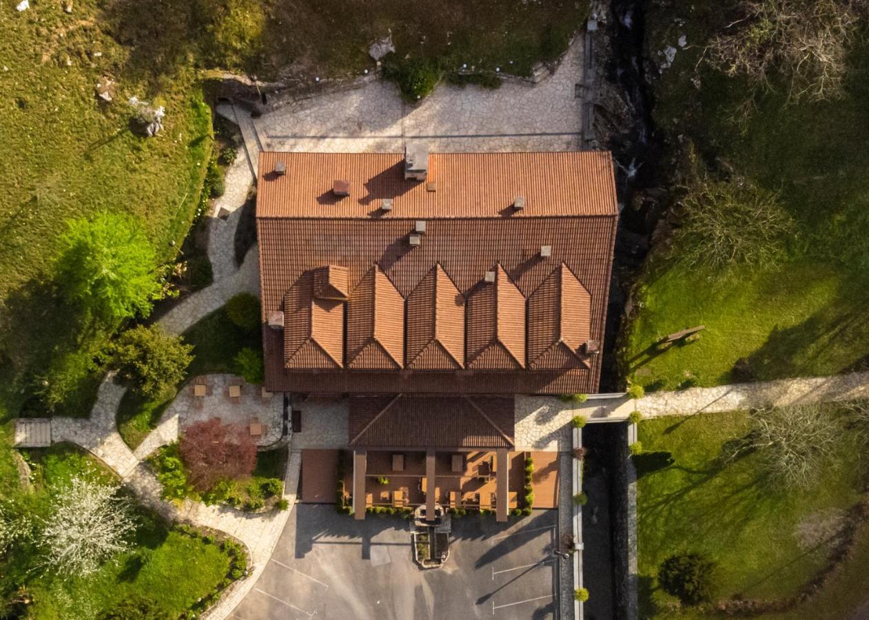 Logis Hotel Restaurante La Casa De Juansabeli اريناس دي كابراليس المظهر الخارجي الصورة