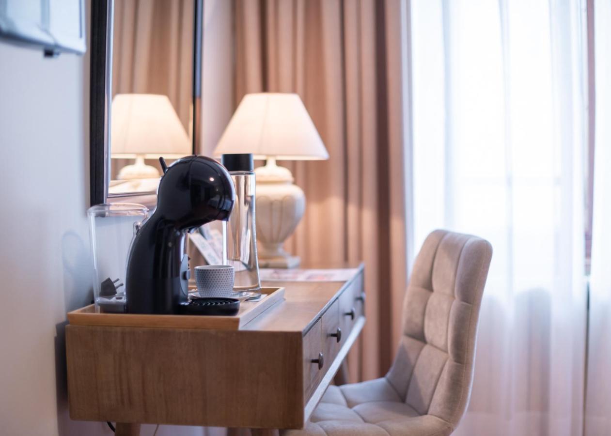 Logis Hotel Restaurante La Casa De Juansabeli اريناس دي كابراليس المظهر الخارجي الصورة