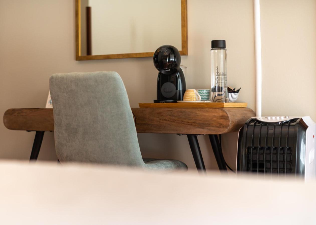 Logis Hotel Restaurante La Casa De Juansabeli اريناس دي كابراليس المظهر الخارجي الصورة
