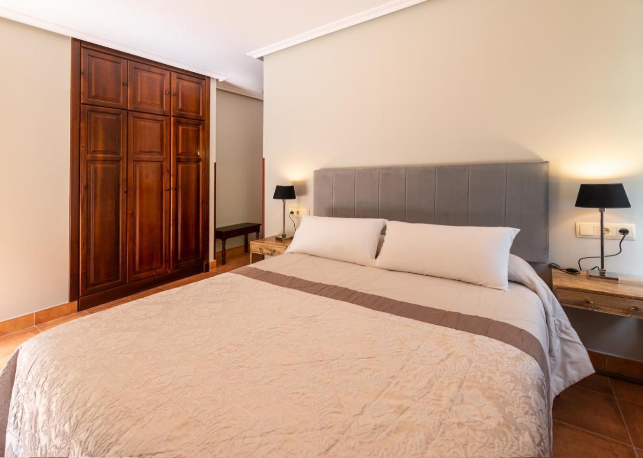 Logis Hotel Restaurante La Casa De Juansabeli اريناس دي كابراليس المظهر الخارجي الصورة